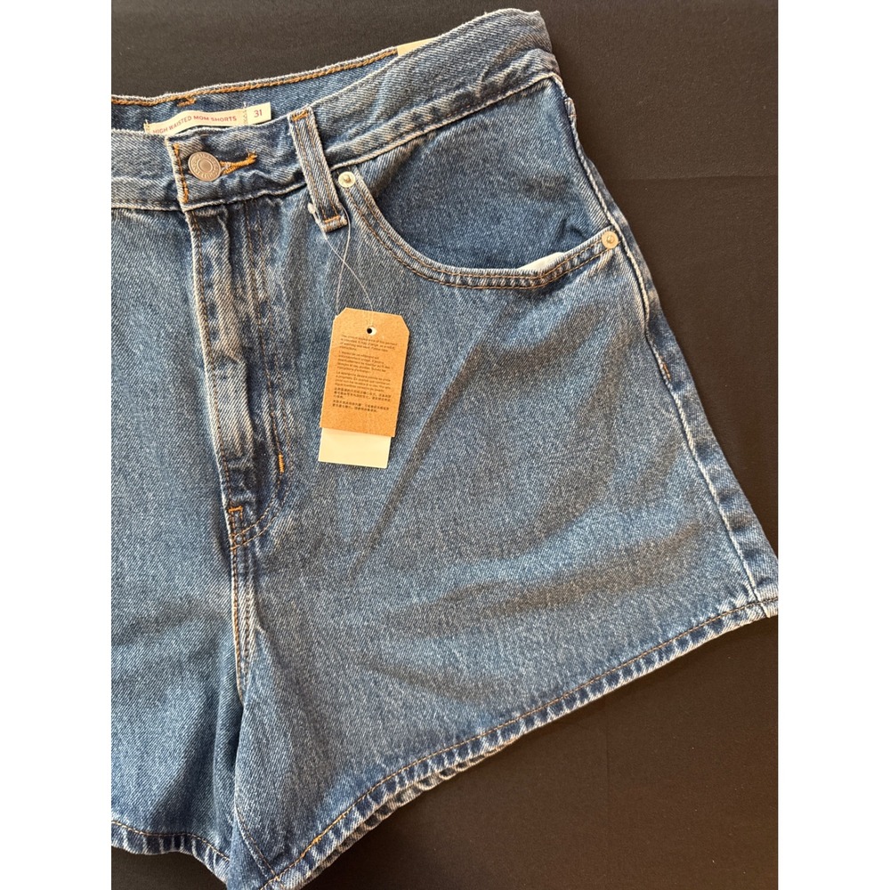 Levi's High Waisted Mom Shorts Medium Wash Denim Blue Size 31 12 A19650045 NEW - Picture 2 of 14